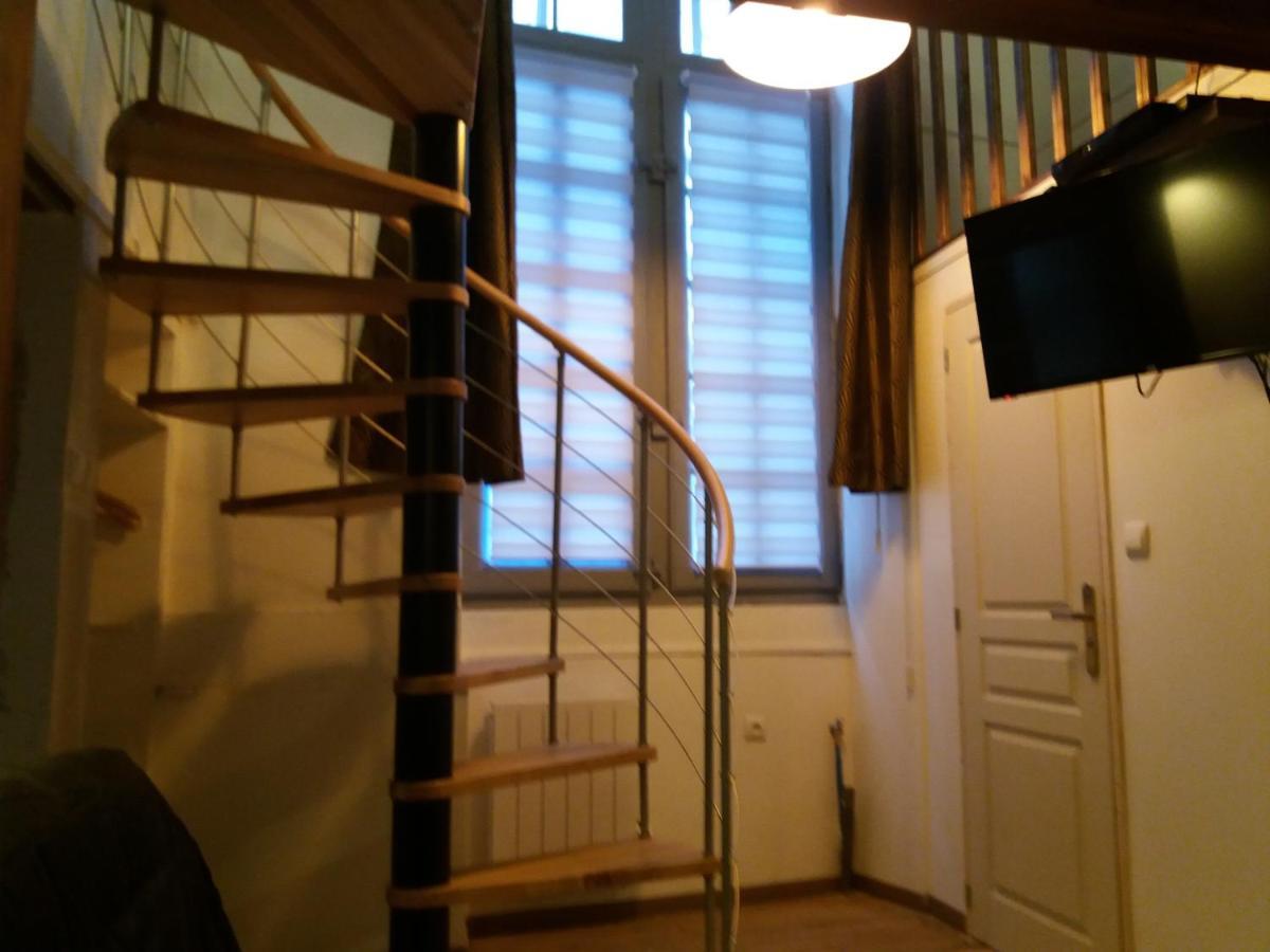 לימו Studio La Nuit Au Coeur De Ville מראה חיצוני תמונה